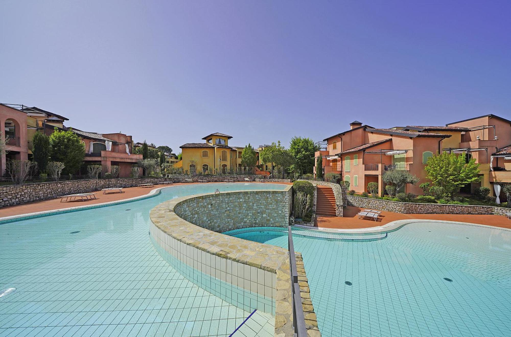 Borgo Del Torchio Apartments By Wonderful Italy 马内尔巴 外观 照片